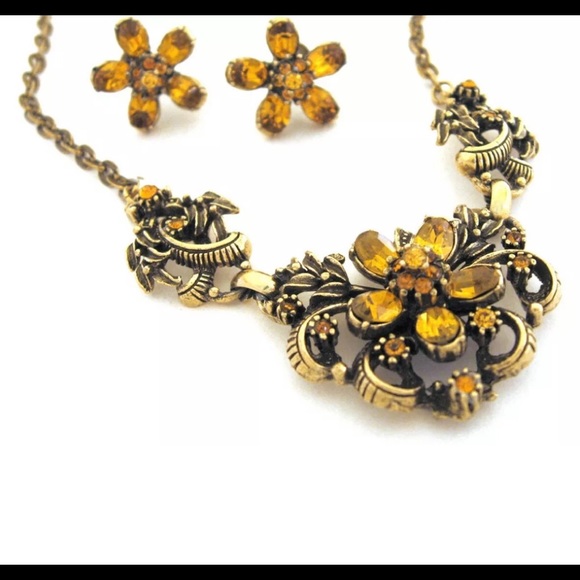 Coro RARE floral amber hue Necklace & Earrings set - Picture 3 of 5